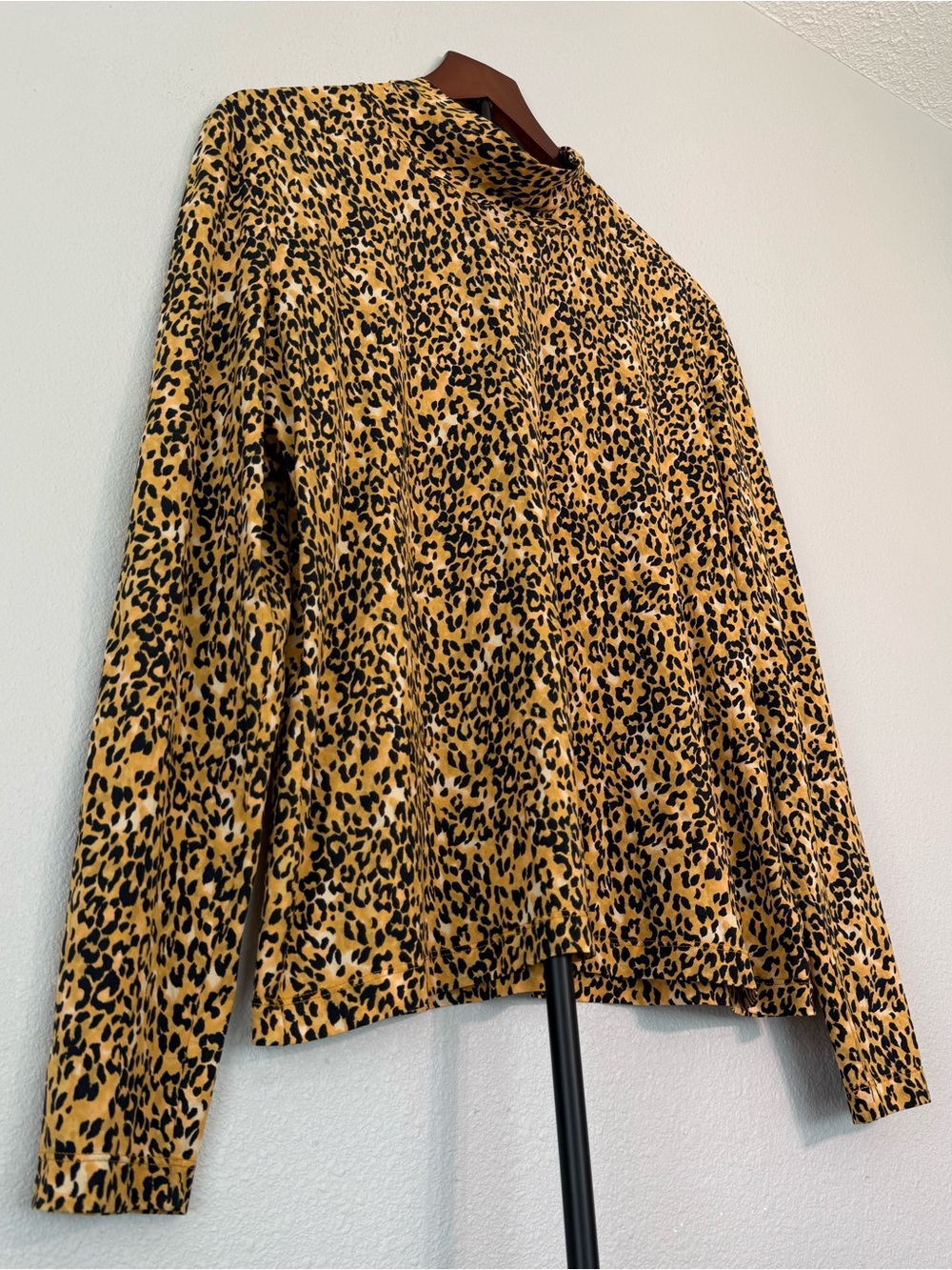 St. John Leopard Print Mock Neck Stretch Knit Top Gold Black Women Size XL - Picture 8 of 11